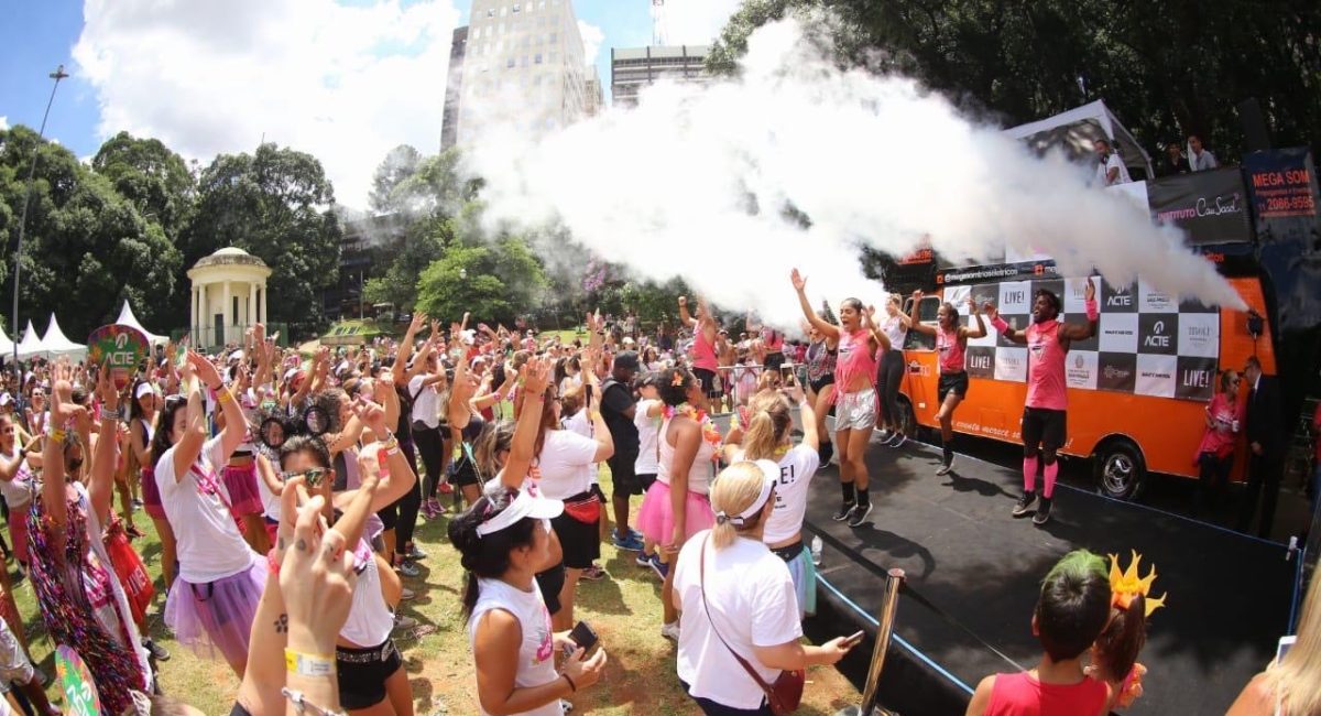 Bloco da Cau promove folia fitness no Carnaval