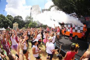Bloco da Cau promove folia fitness no Carnaval