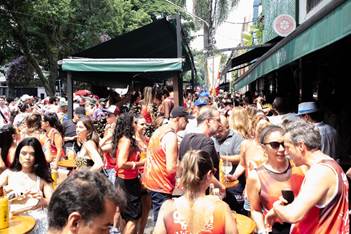 Vaca Véia entra no clima da folia