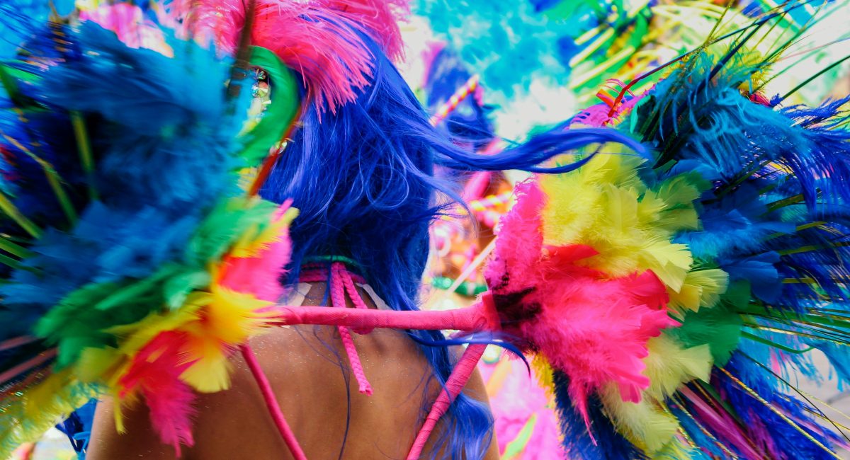 Carola faz esquenta para a Pipoca da Rainha