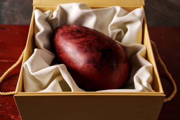 Ovo de Páscoa de R$ 480 destaca caju em texturas