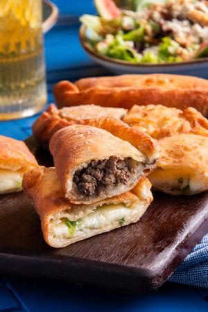 Pastel além da feira: versões clássicas e releituras