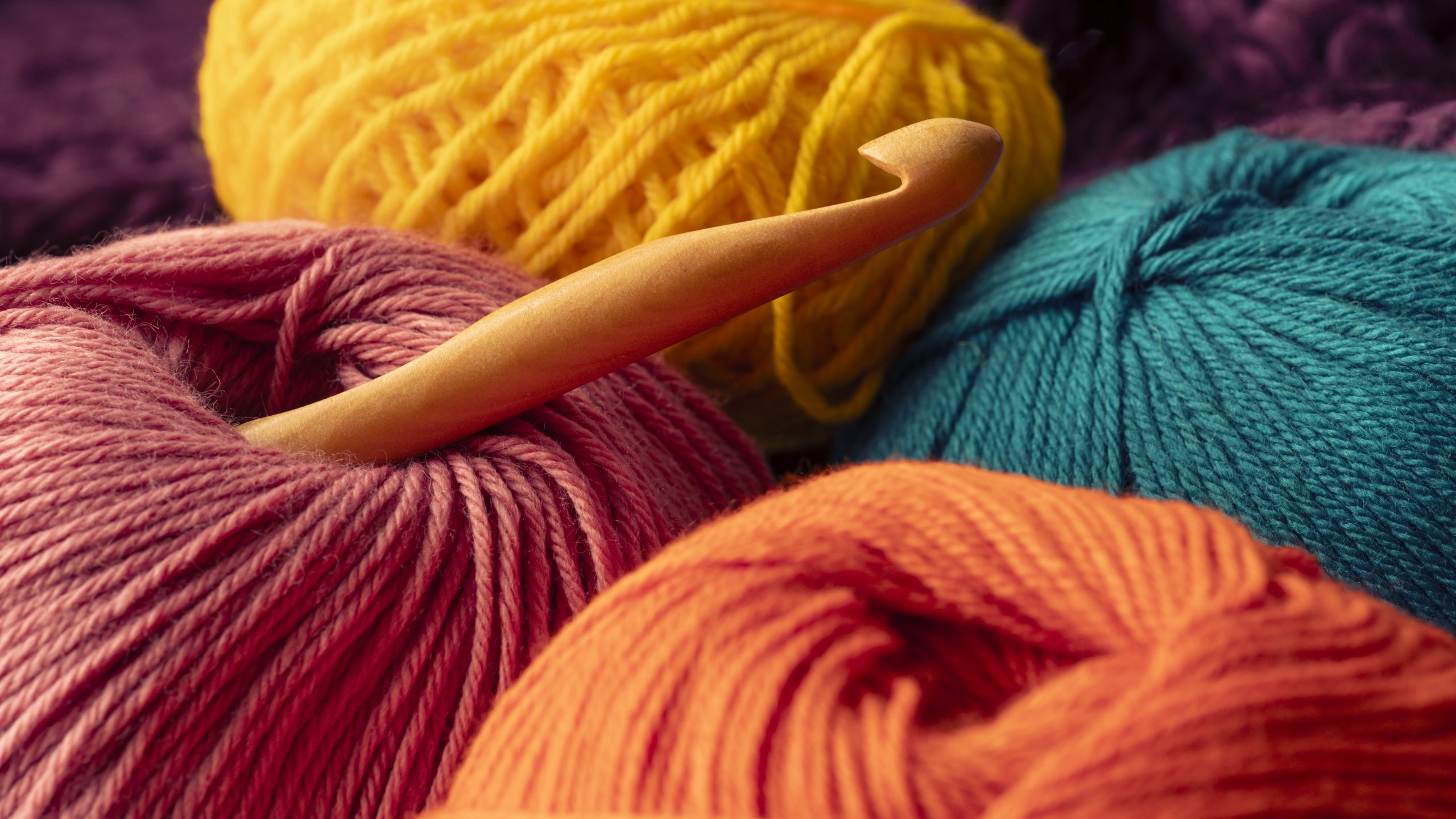 Crochê, costura e bordado: novos olhares