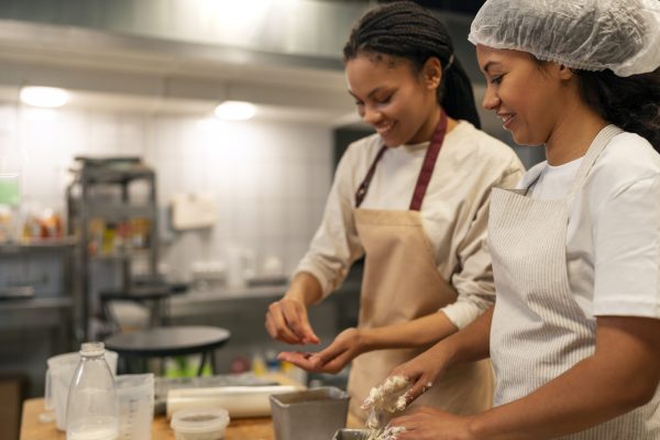 Curso gratuito de confeitaria abre inscrições