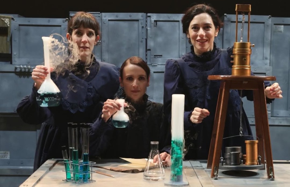 roteiro infantil abril 2026