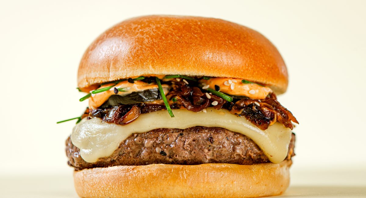 Hamburgueria lança burger com toque coreano