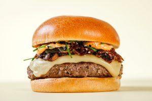 Hamburgueria lança burger com toque coreano