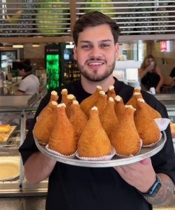 Coxinha na chapa viraliza nas redes