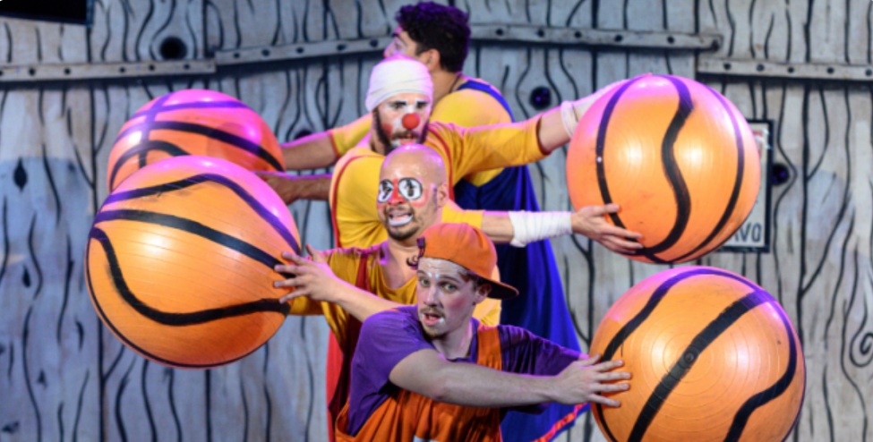 roteiro infantil abril 2026