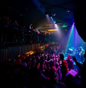 Pub tradicional celebra 22 anos com festa