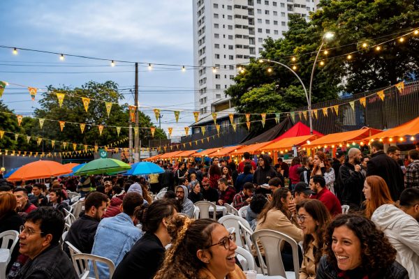 Festa junina vegana reúne sabores na Liberdade