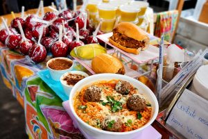Festa junina vegana reúne sabores na Liberdade