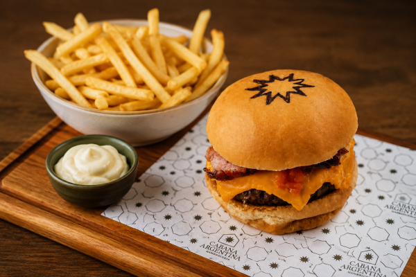 15 lugares para comer hambúrguer em SP