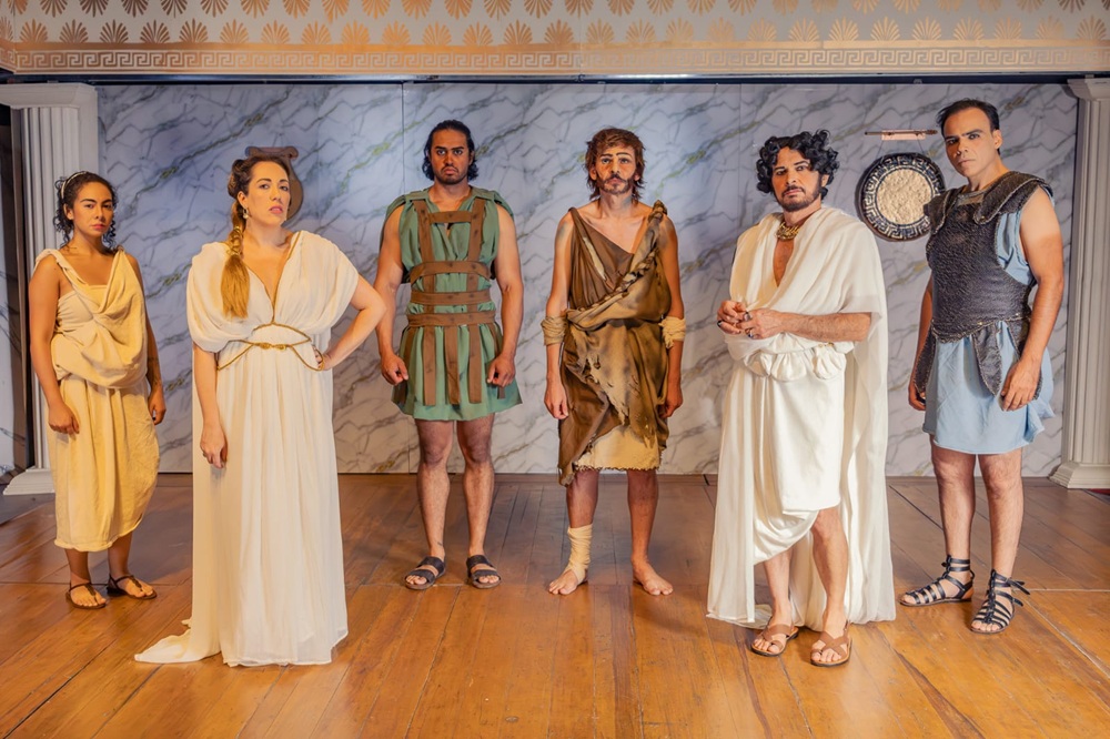 Encena Companhia de Teatro, A Raposa e as Uvas
