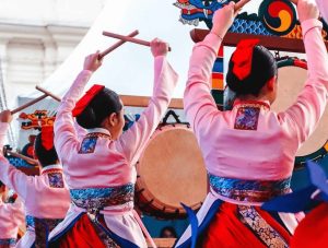 “Festival do Morango” e K-pop na Vila São Pedro