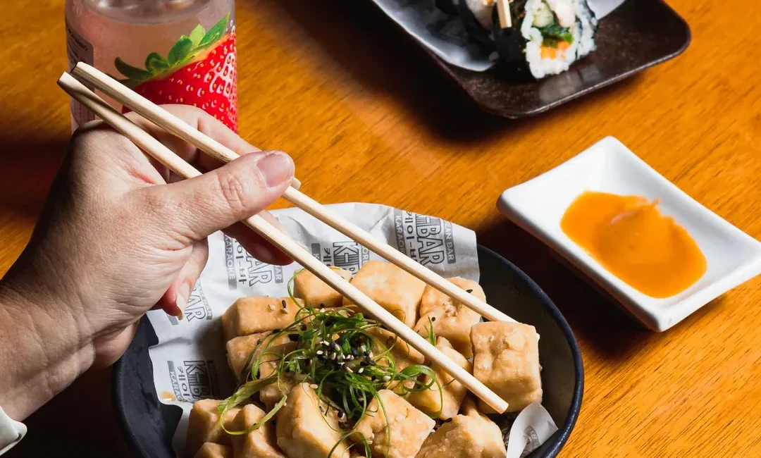 K-BAR agita o Centro com karaokê coreano