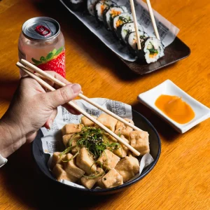 K-BAR agita o Centro com karaokê coreano