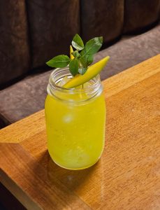 Bar cria drinques inspirados nos 12 signos zodíaco
