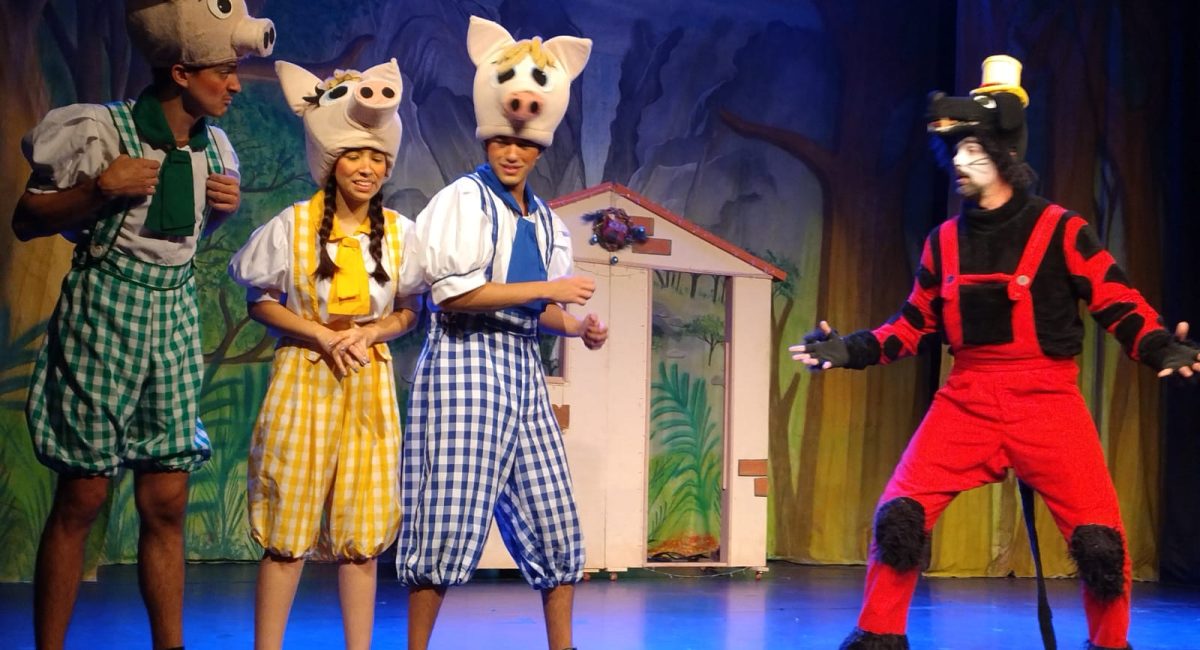 Os 3 Porquinhos e o Lobo Mauuu