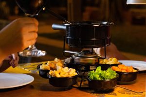 Festival de fondue aquece as noites de inverno