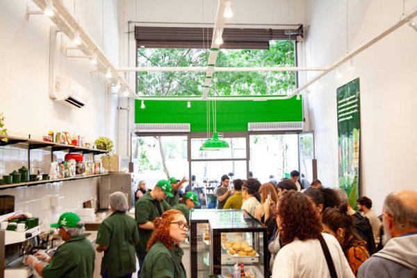 MST inaugura sorveteria na Barra Funda