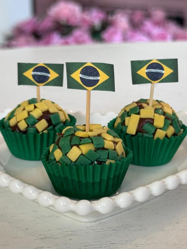 Confeitaria do ABC cria bolo de Neymar para a Copa