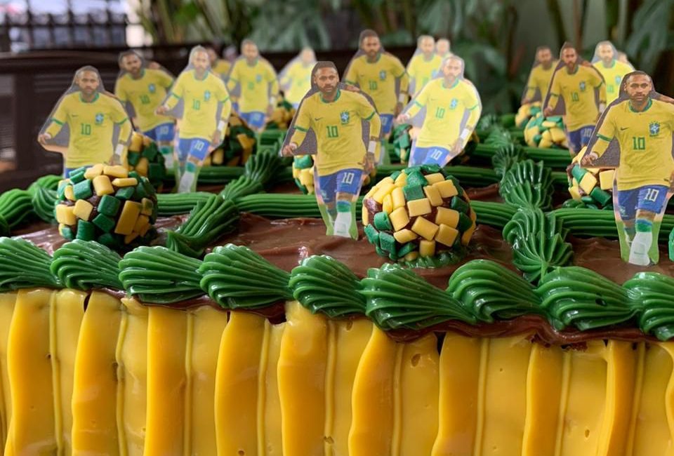 Confeitaria do ABC cria bolo de Neymar para a Copa