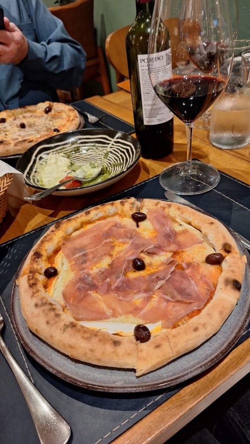 Dell'Arte renova experiência com pizzas artesanais