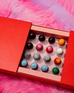 Doceria distribui 10 mil bombons na capital