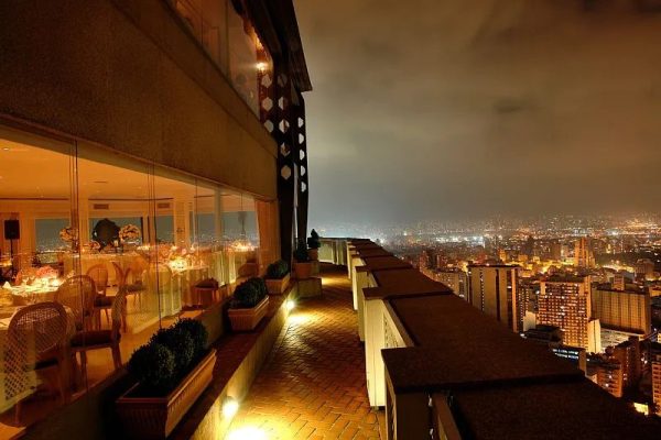 Terraço Itália aposta em romance nas alturas