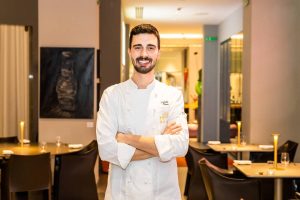 Piselli faz 22 anos com chef italiano convidado