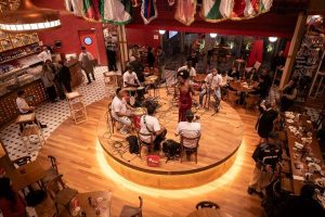 Bar Brahma na Paulista tem 650 m² e samba