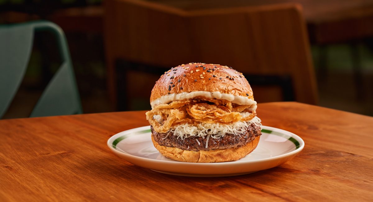Hamburgueria premium inaugura no Campo Belo
