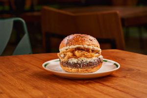 Hamburgueria premium inaugura no Campo Belo
