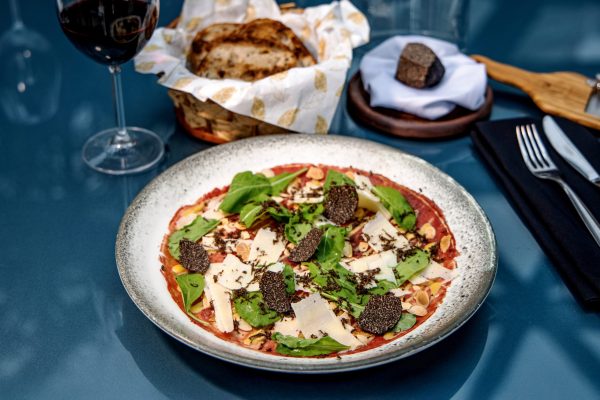 Baleia Rooftop tem menu especial de trufas