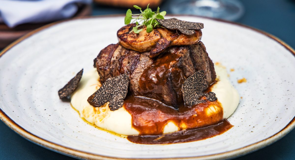 Baleia Rooftop tem menu especial de trufas