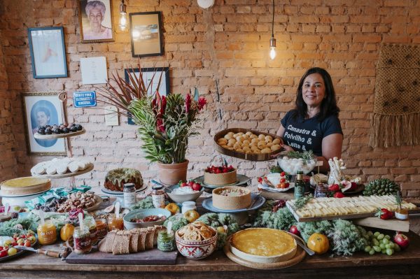 Casa especializada celebra dia do pão de queijo