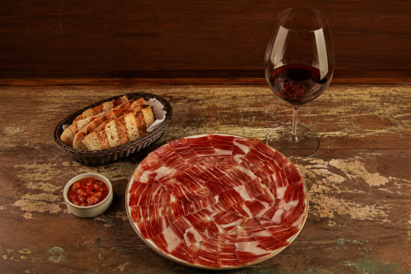 Pobre Juan promove jantar com vinhos espanhóis