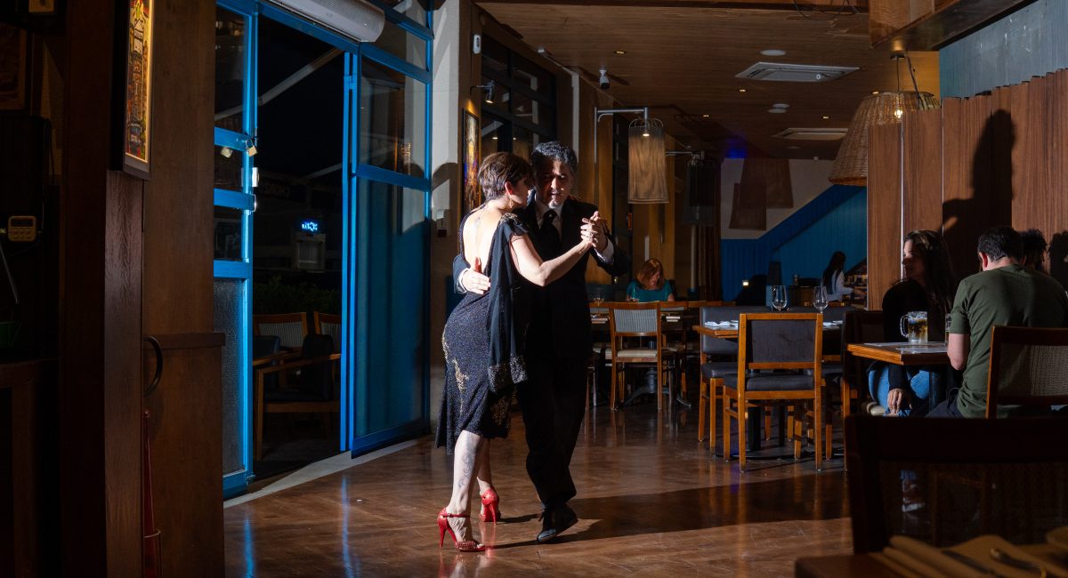Restaurante uruguaio tem noite de tango mensal