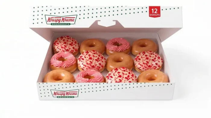 Confeitaria lança donuts de morango cravejado