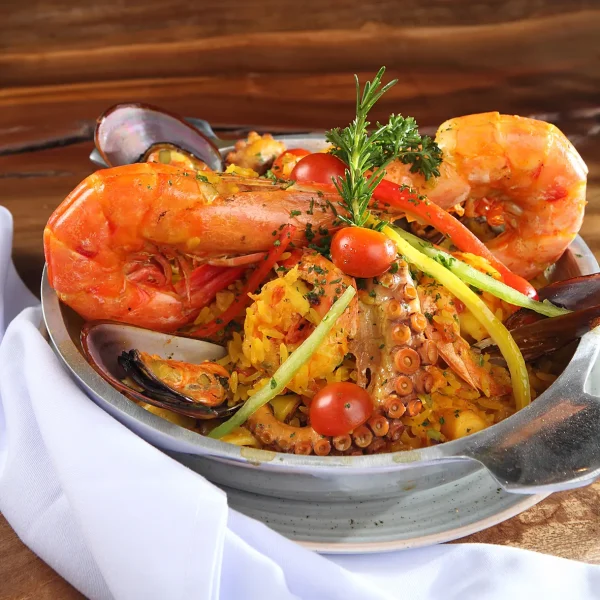 Dia da Paella: onde provar o clássico espanhol