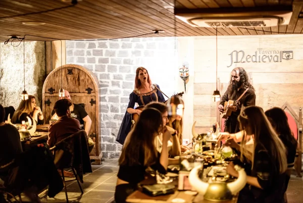 Taverna Medieval completa 10 anos com atrações gratuitas