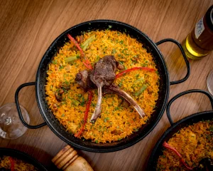 Dia da Paella: onde provar o clássico espanhol