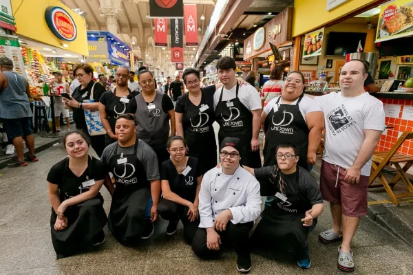 Gastronomia inclusiva leva jovens ao Mercadão