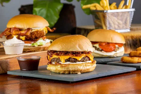 “Festa do Morango, Burguer & Chopp” em Aricanduva