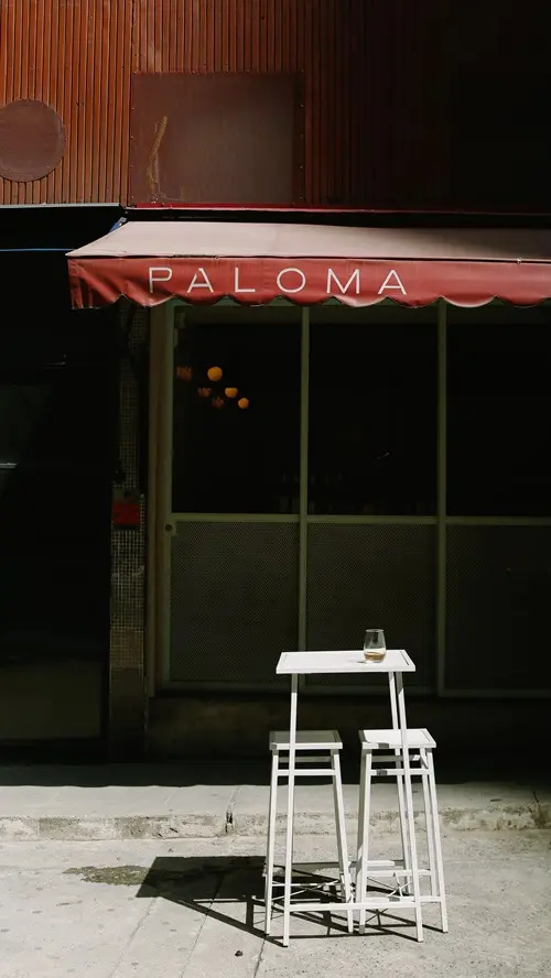 Paloma transforma rua do Copan com feira de vinhos
