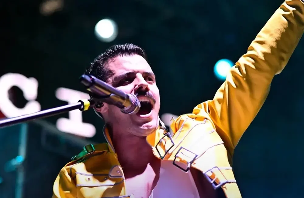 Special Queen Cover