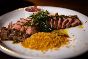 Restaurante de parrilla uruguaia inaugura em Moema