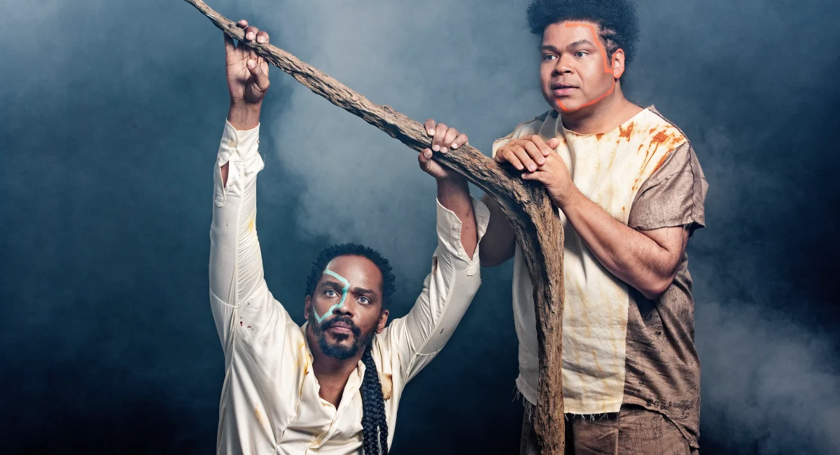 Rocco Pitanga e Robson Nunes em "A História que Se Repete"