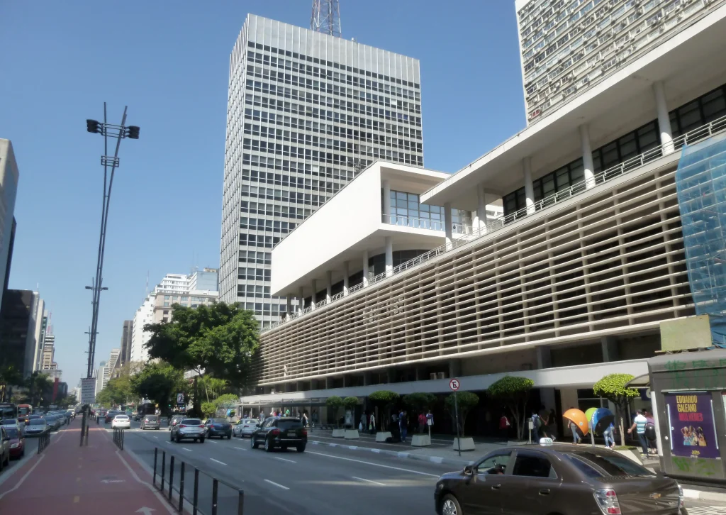Fachada do Conjunto Nacional na Av. Paulista.